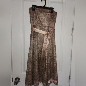 BCBGMAXAZRIA, size 0, lace, metallic, strapless